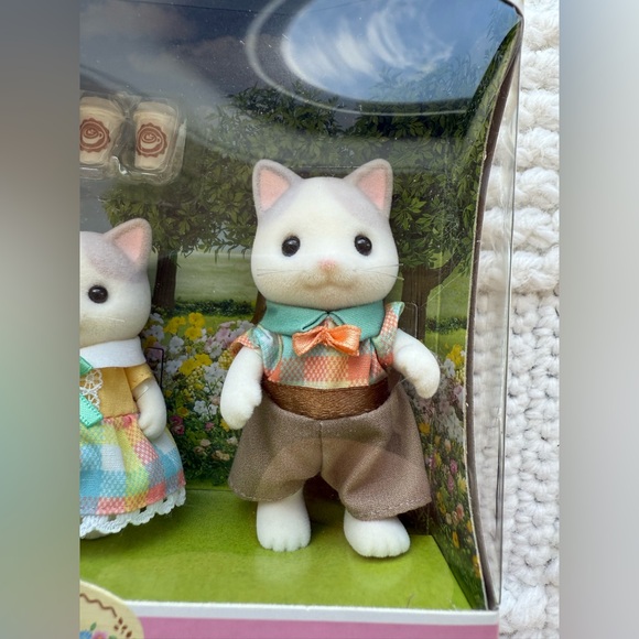 Calico Critters Latte Cat Family set - Picture 11 of 15